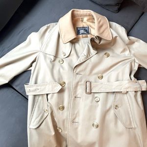 Woman’s Burberry Long Tan Trench Coat W/T Liner